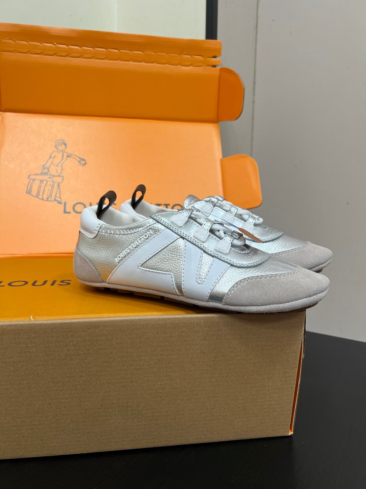 China Replica LV Women Shoes 112usd Only