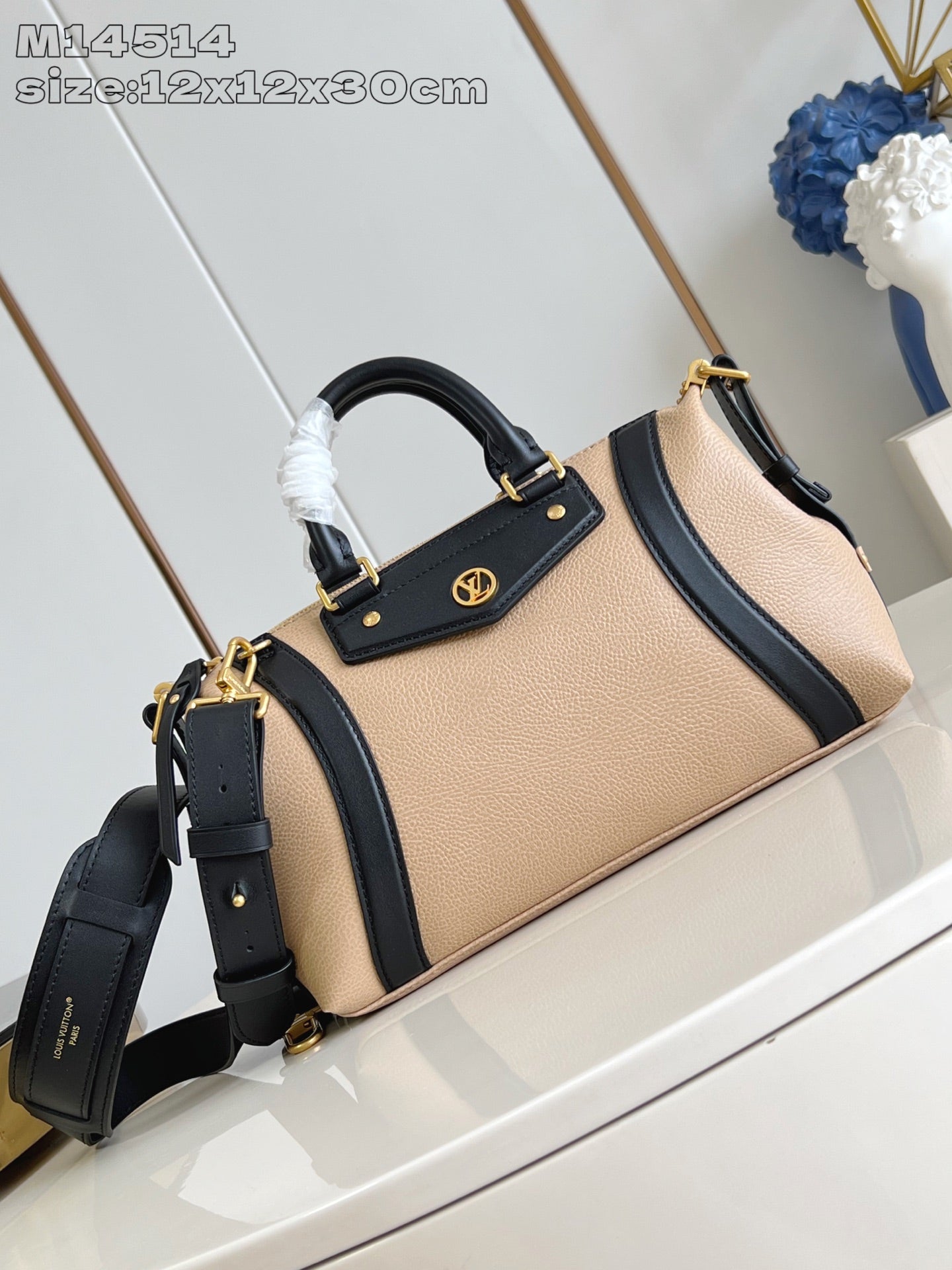 China Replica LV Handbags 261usd Only