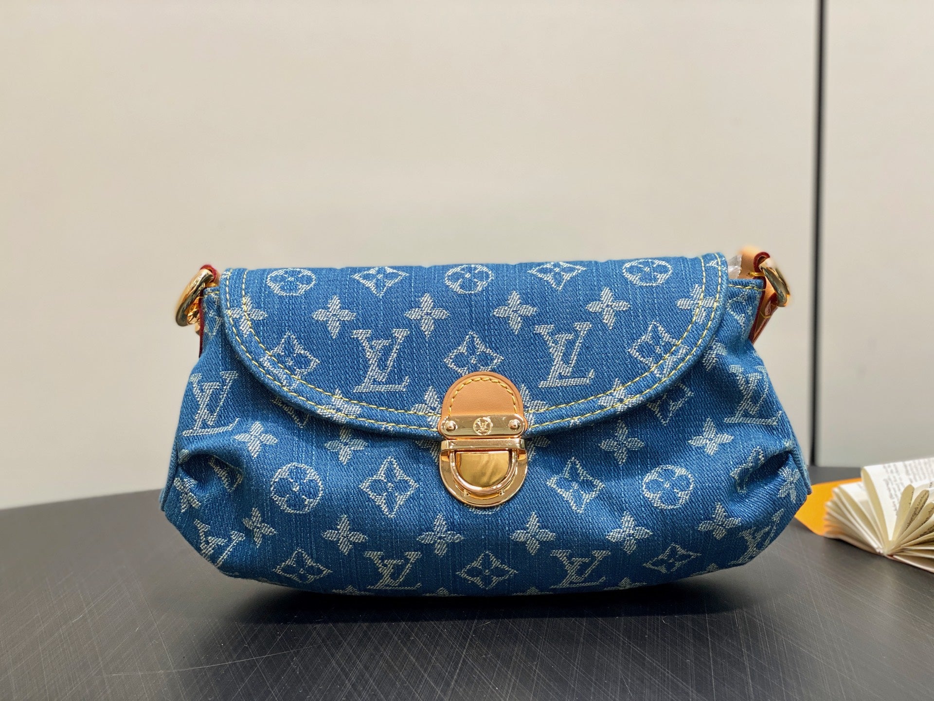China Replica LV Handbags 120usd Only