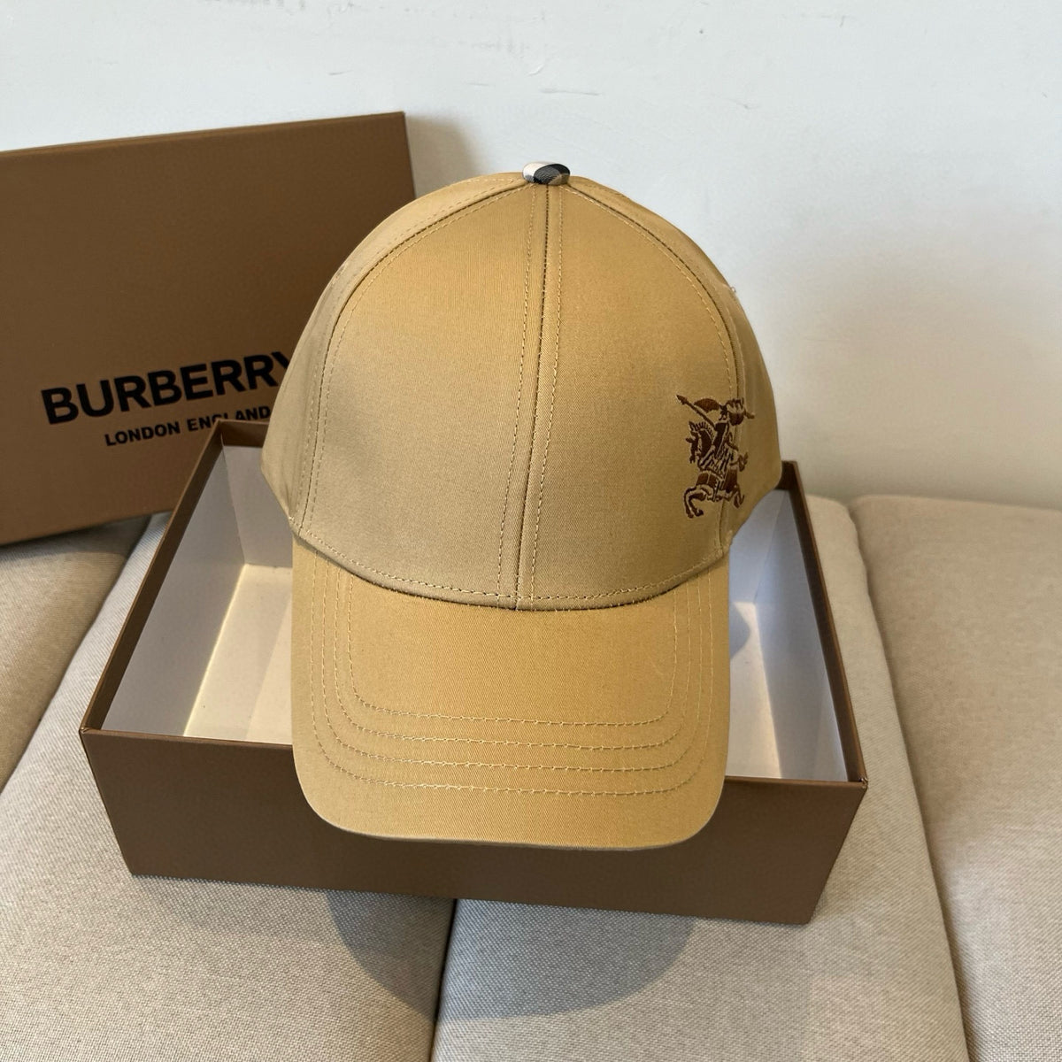 China Replica Burberry Hats 22usd Only