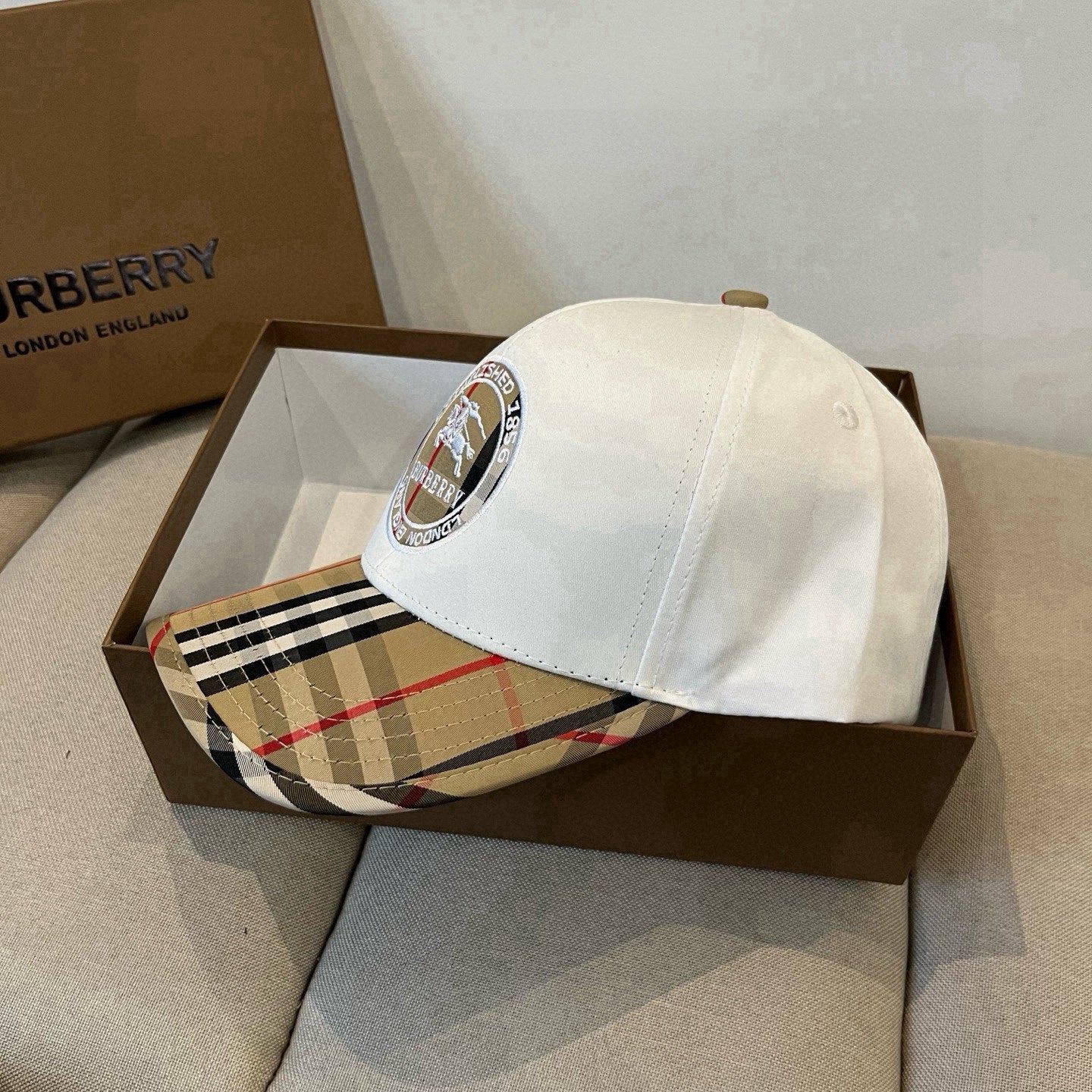 China Replica Burberry Hats 22usd Only