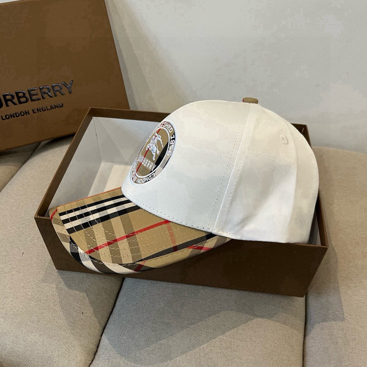 China Replica Burberry Hats 22usd Only