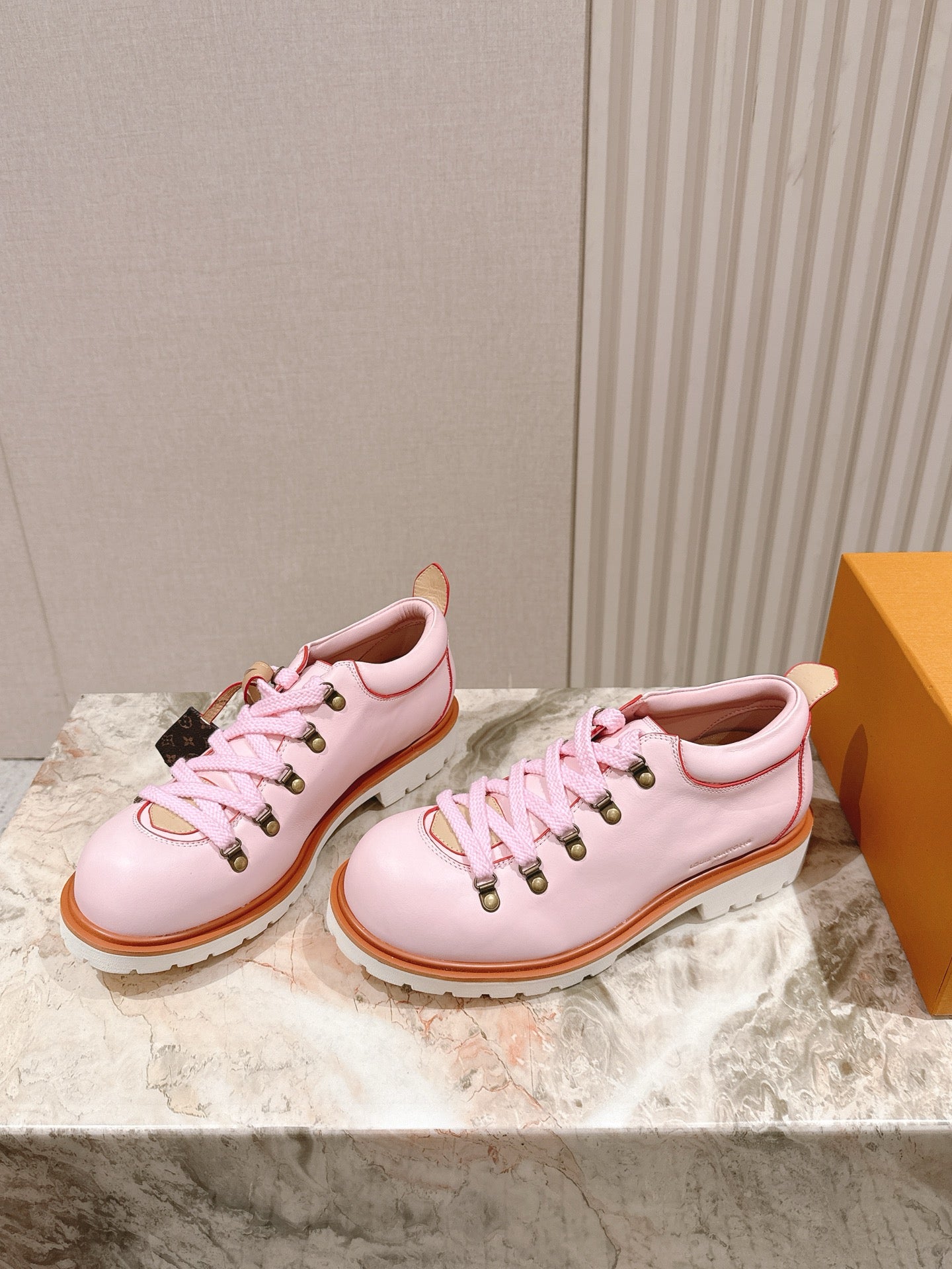 China Replica LV Women Shoes 119usd Only