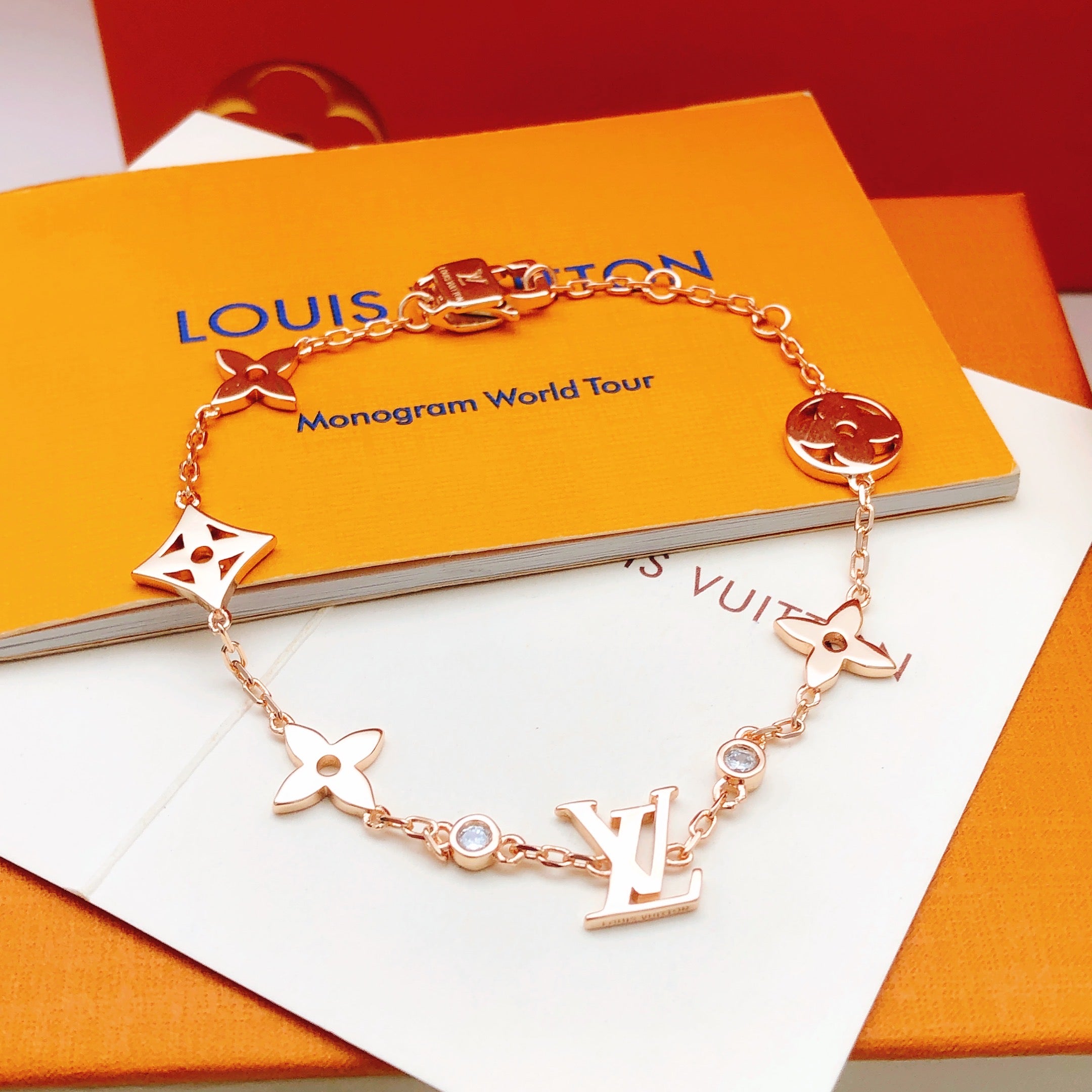 China Replica LV Bracelets 28usd Only