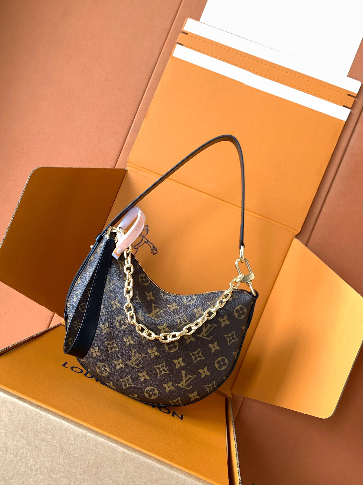 China Replica LV Handbags 225usd Only