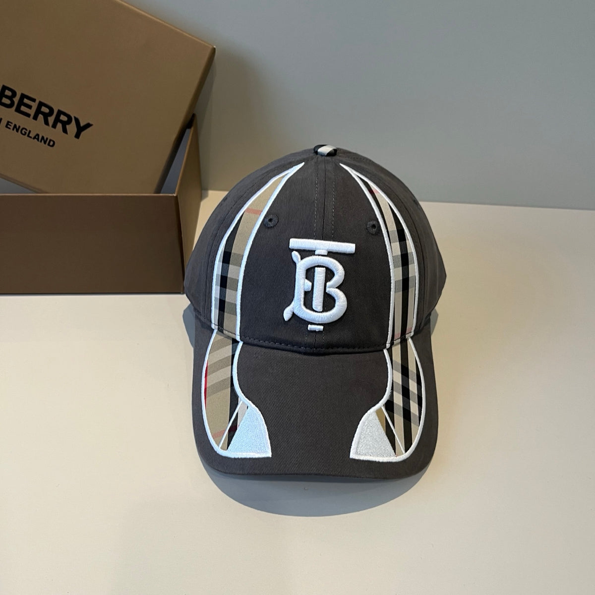 China Replica Burberry Hats 22usd Only