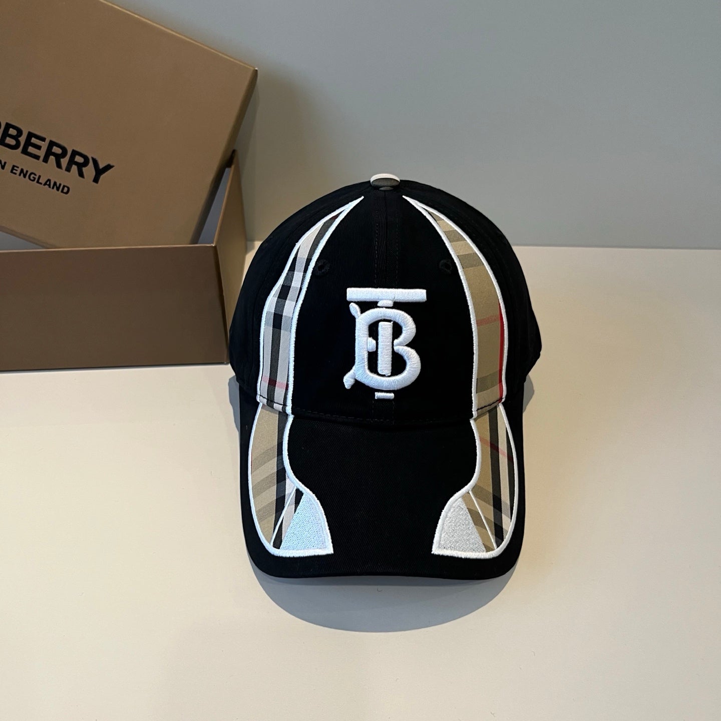 China Replica Burberry Hats 22usd Only