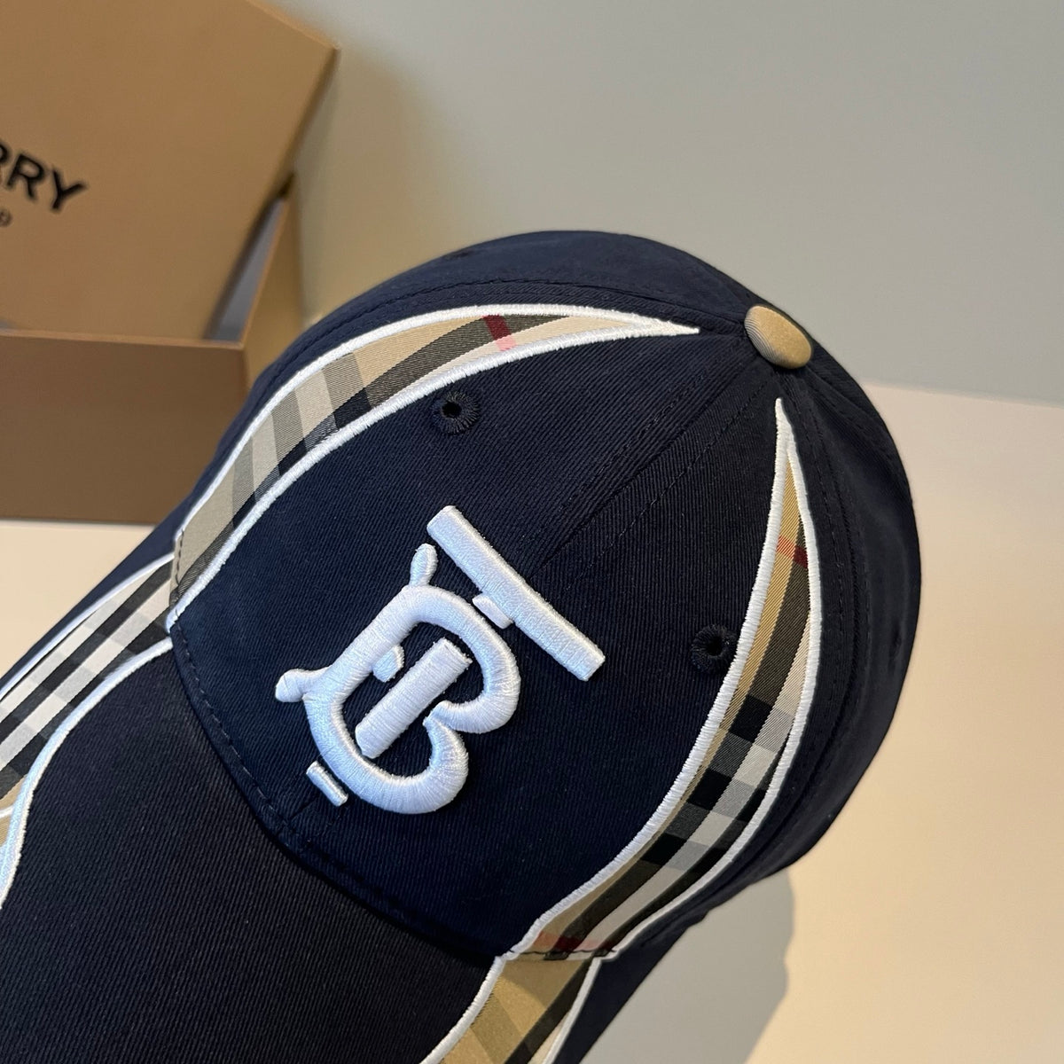 China Replica Burberry Hats 22usd Only