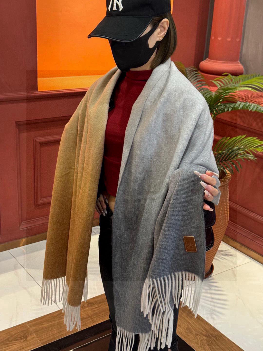 China Replica Loewe Scarf 68usd Only