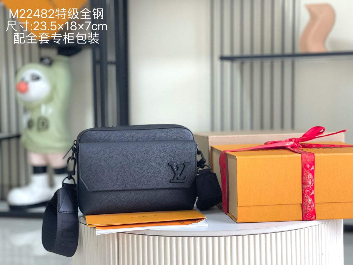 China Replica LV Handbags 297usd Only