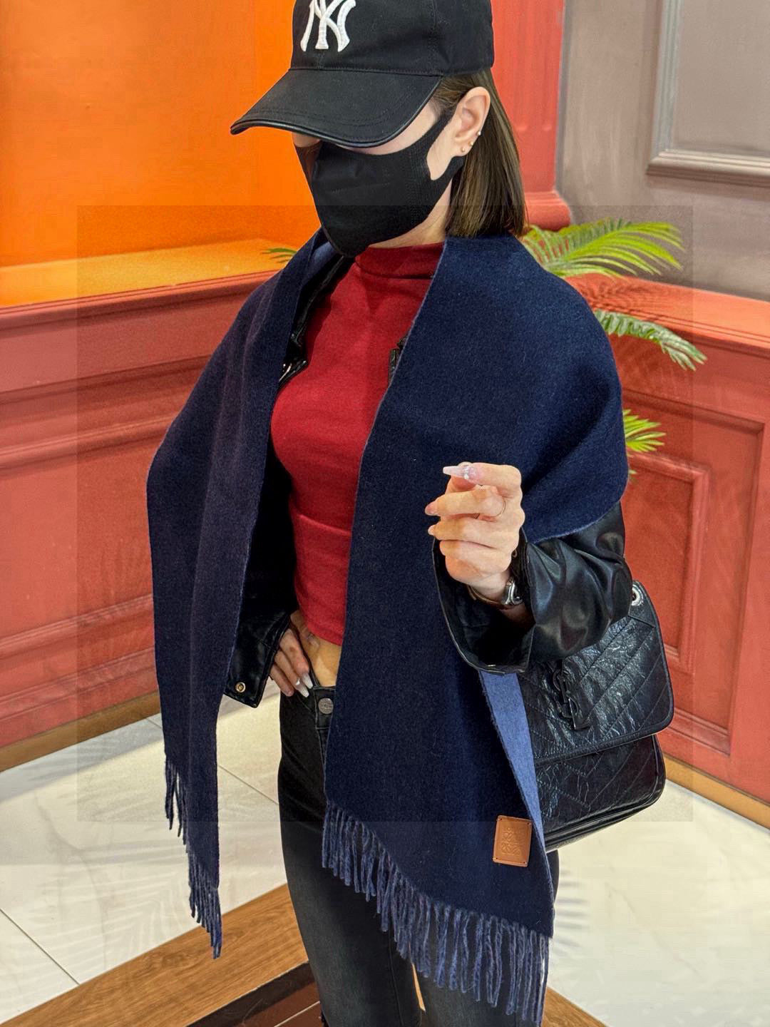 China Replica Loewe Scarf 50usd Only