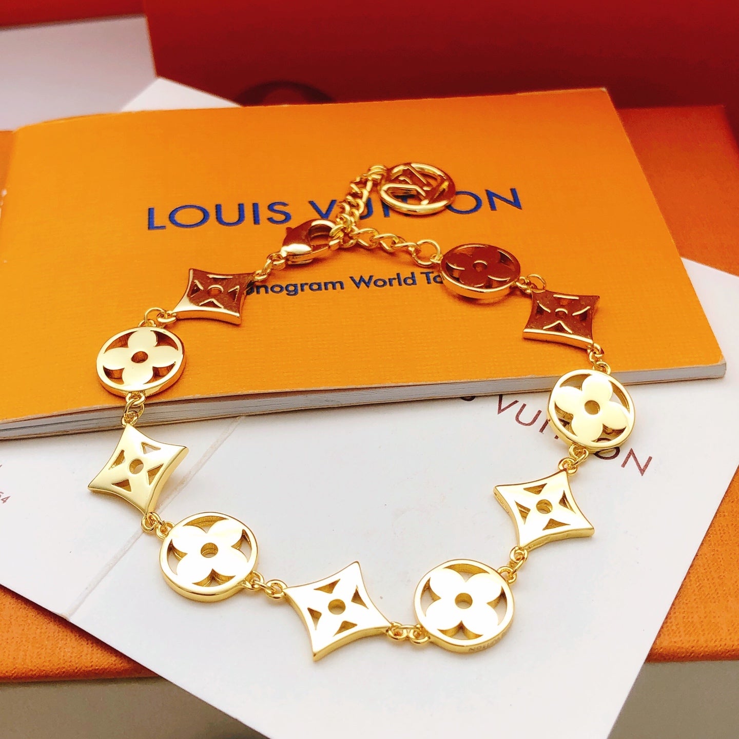 China Replica LV Bracelets 28usd Only