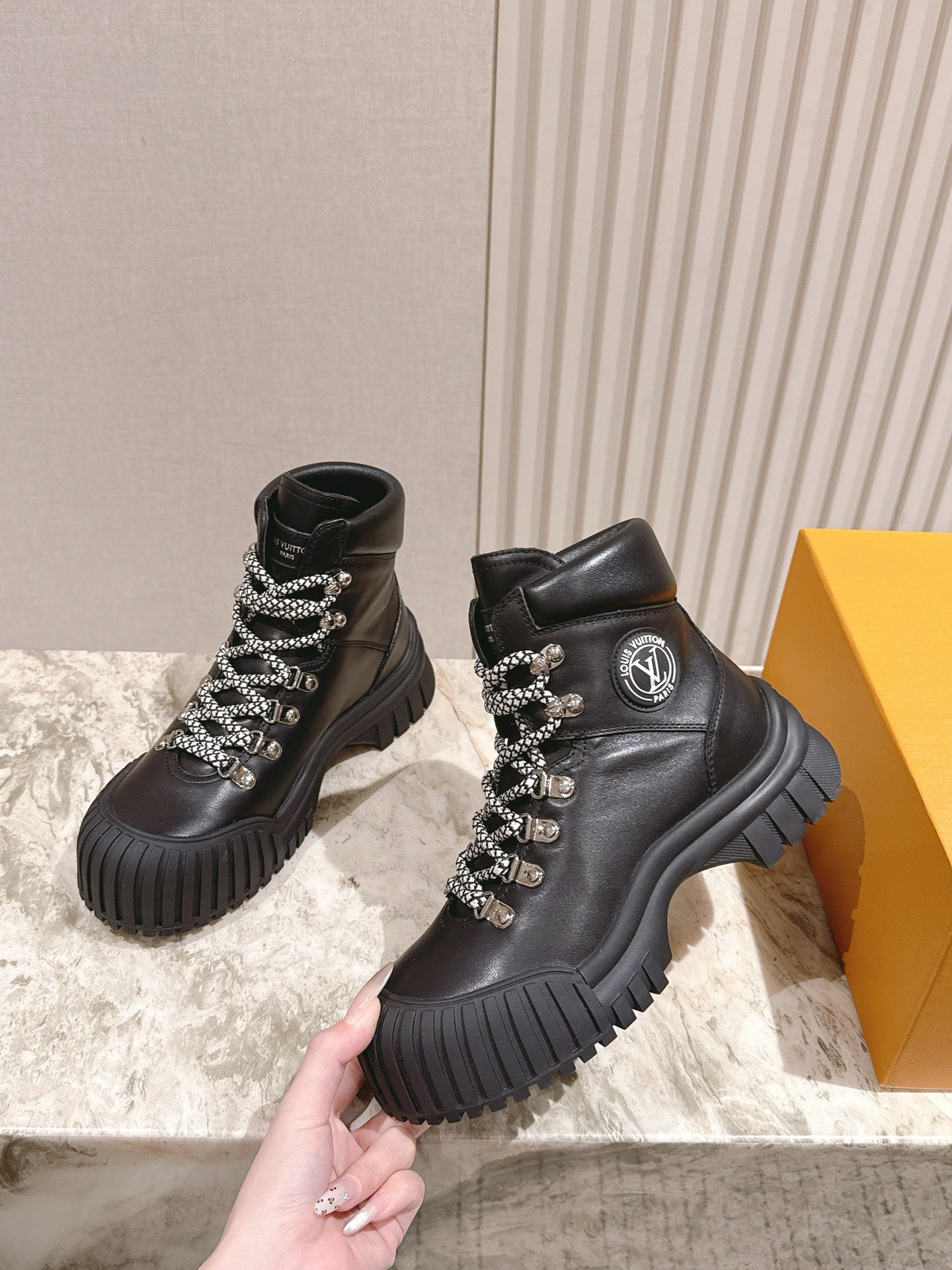 China Replica LV Women Shoes 133usd Only