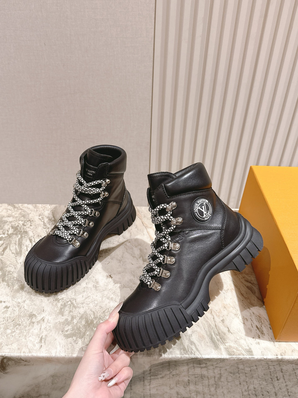 China Replica LV Women Shoes 133usd Only