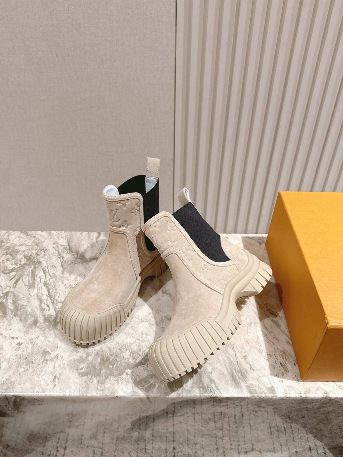 China Replica LV Women Shoes 133usd Only