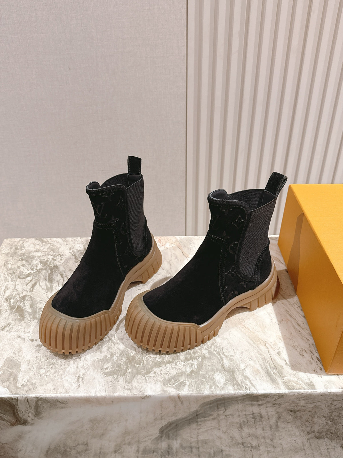 China Replica LV Women Shoes 133usd Only