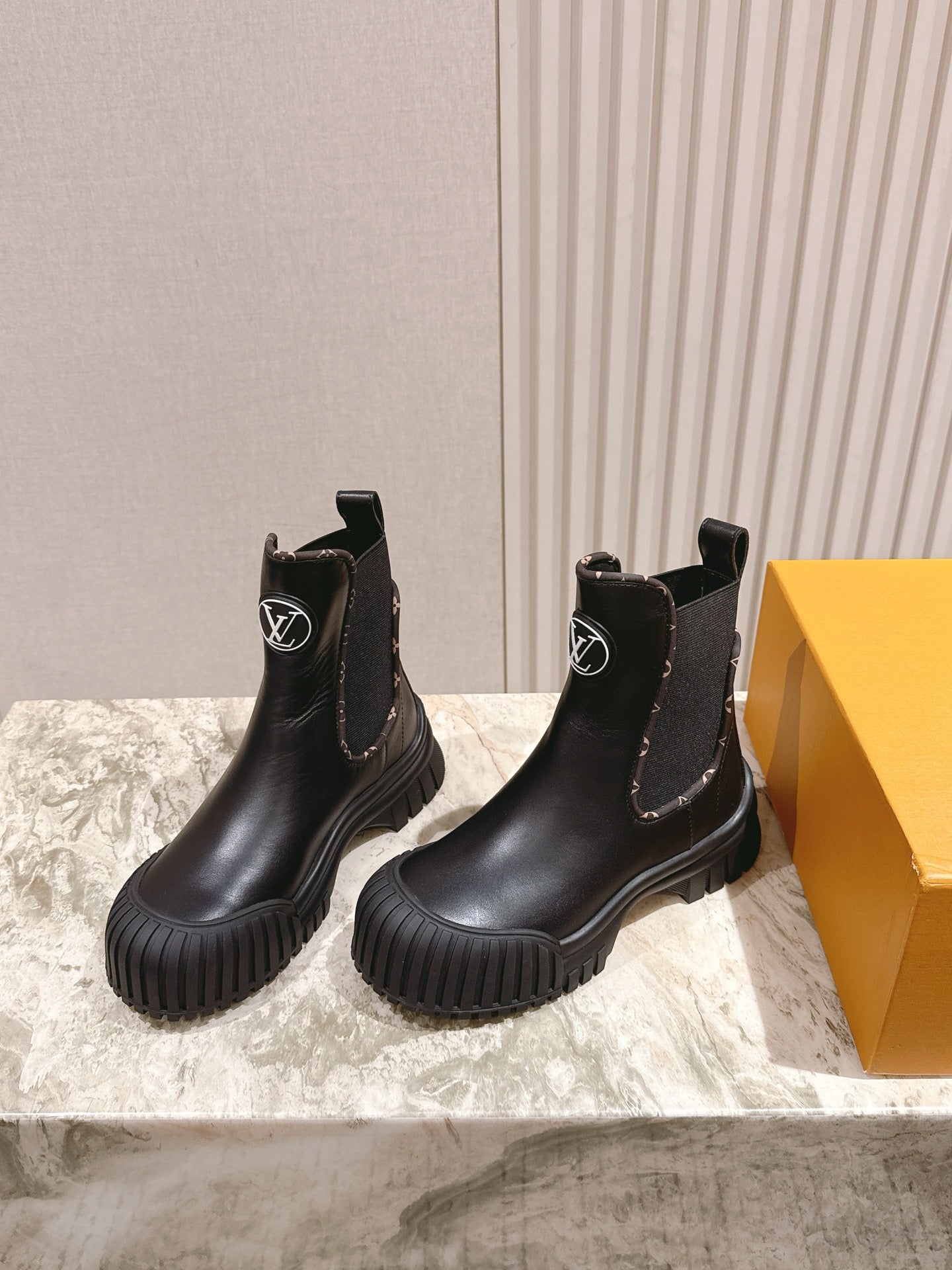 China Replica LV Women Shoes 133usd Only