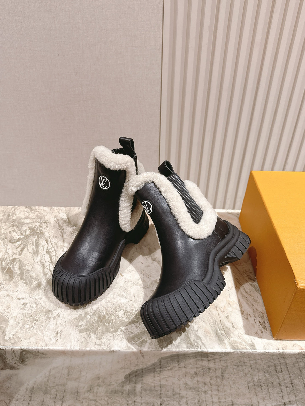 China Replica LV Women Shoes 133usd Only