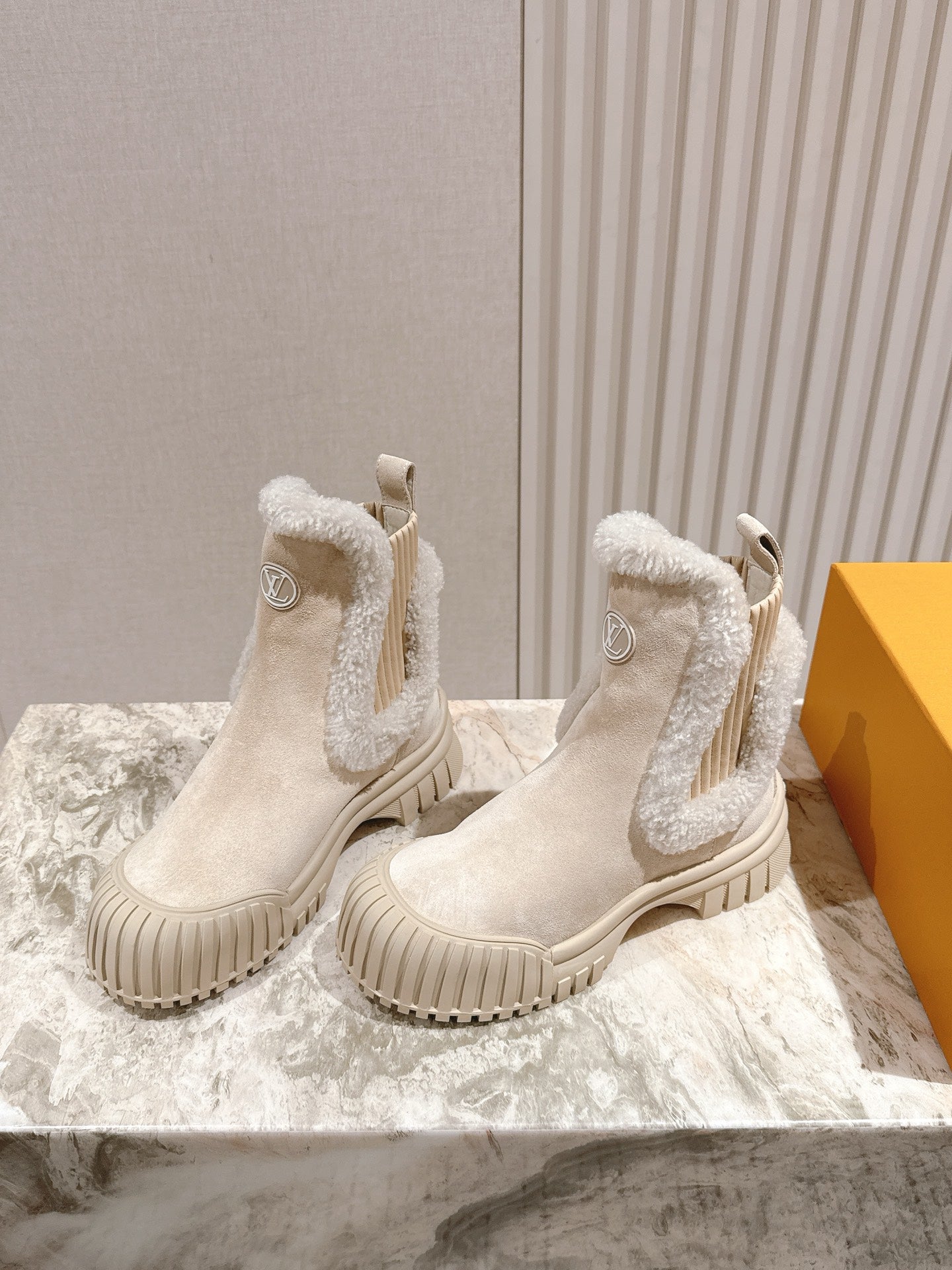 China Replica LV Women Shoes 133usd Only