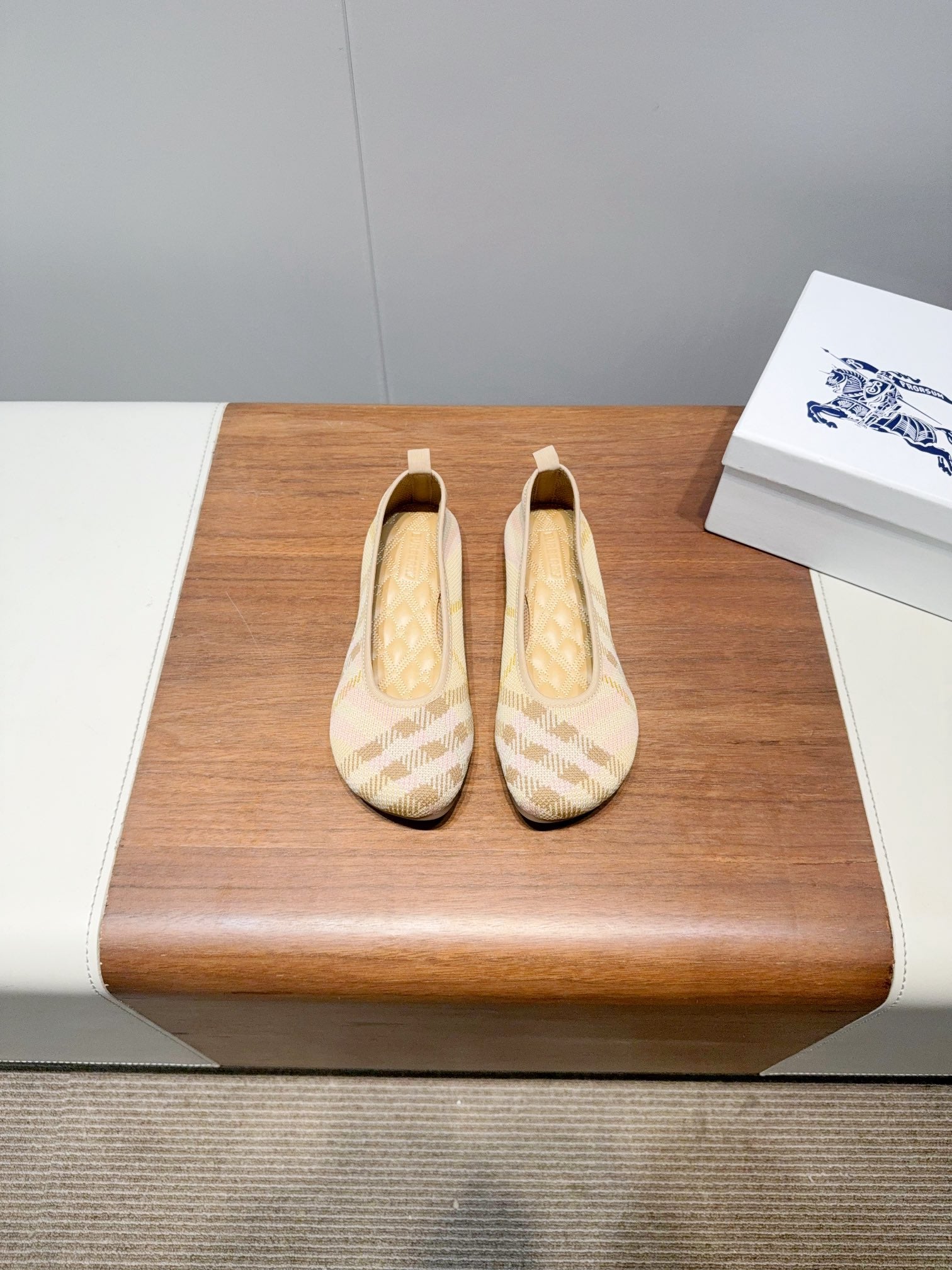 China Replica Burberry Women Shoes 77usd Only