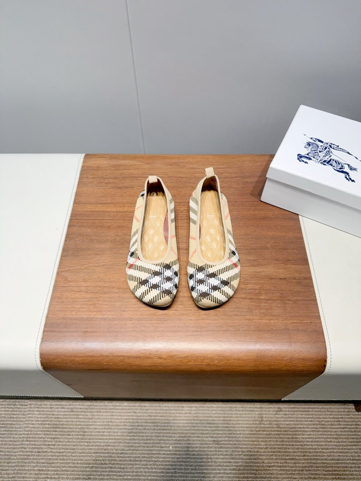China Replica Burberry Women Shoes 77usd Only