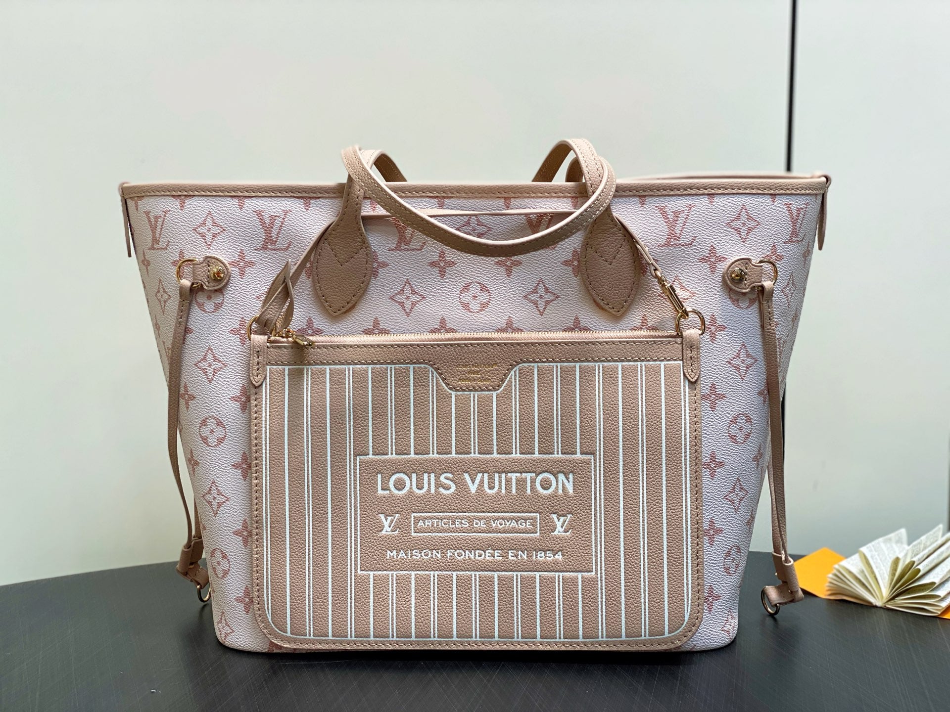 China Replica LV Handbags 192usd Only
