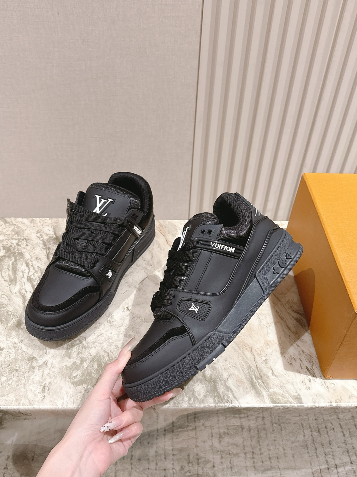 China Replica LV Women Shoes 140usd Only