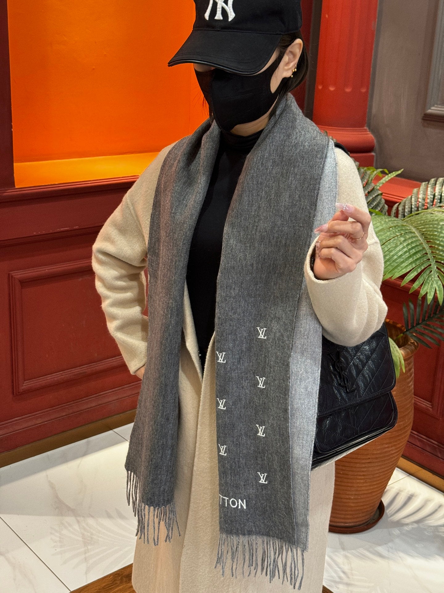 China Replica LV Scarf 52usd Only