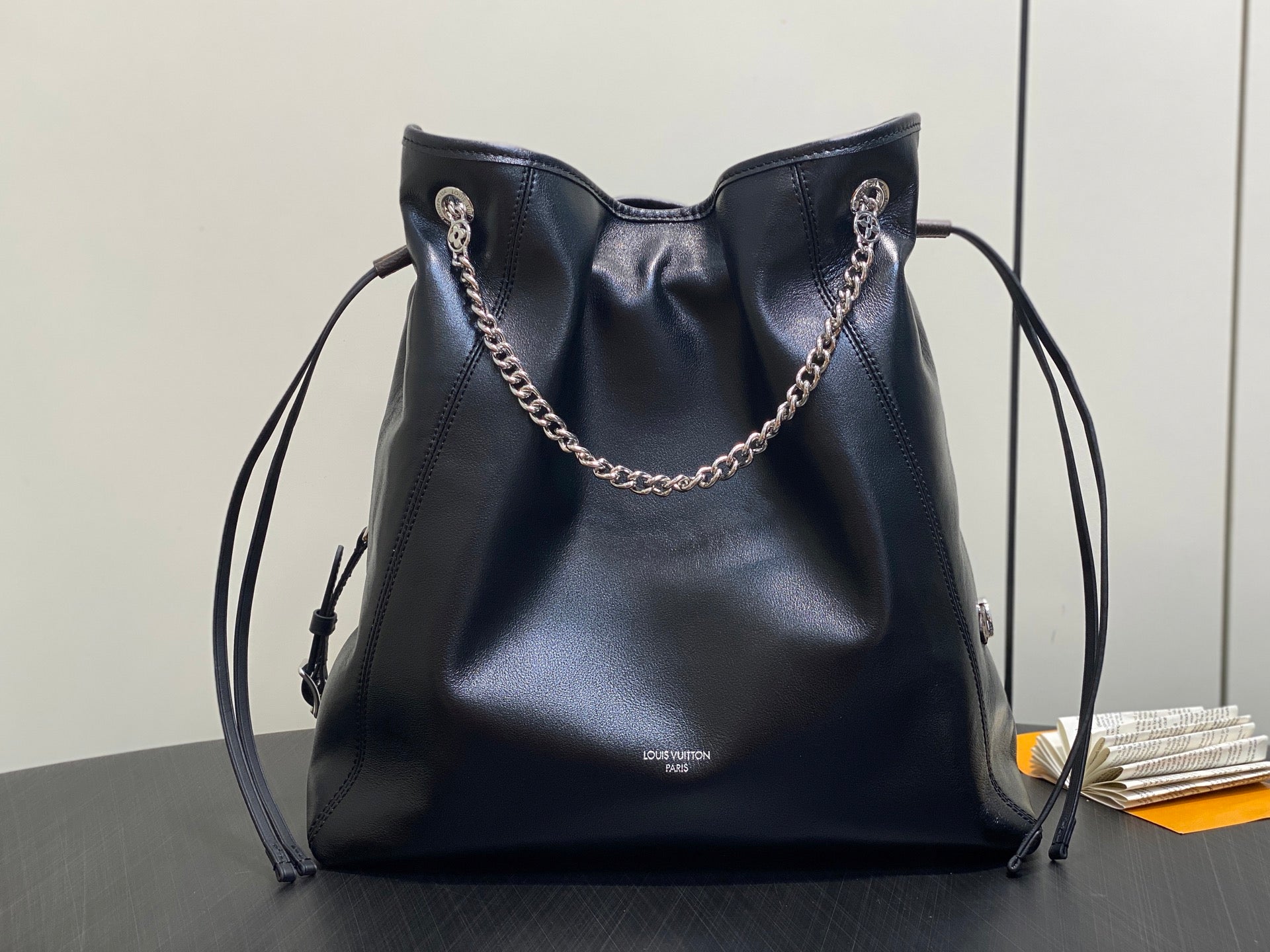 China Replica LV Handbags 204usd Only
