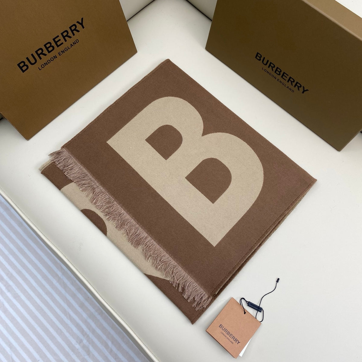 China Replica Burberry Scarf 58usd Only