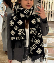 China Replica LV Scarf 62usd Only