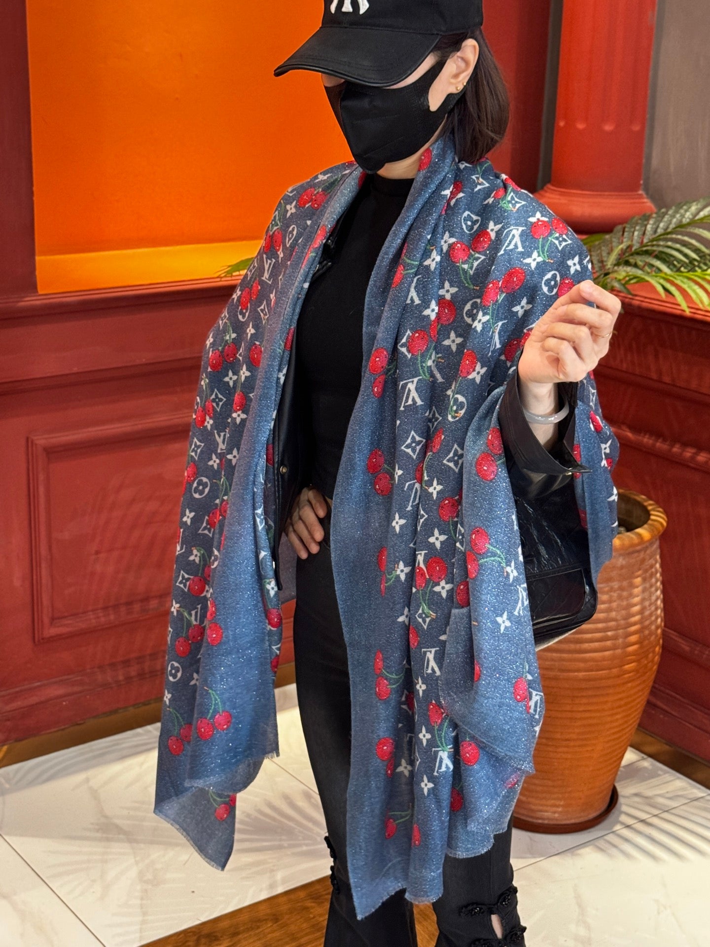 China Replica LV Scarf 78usd Only