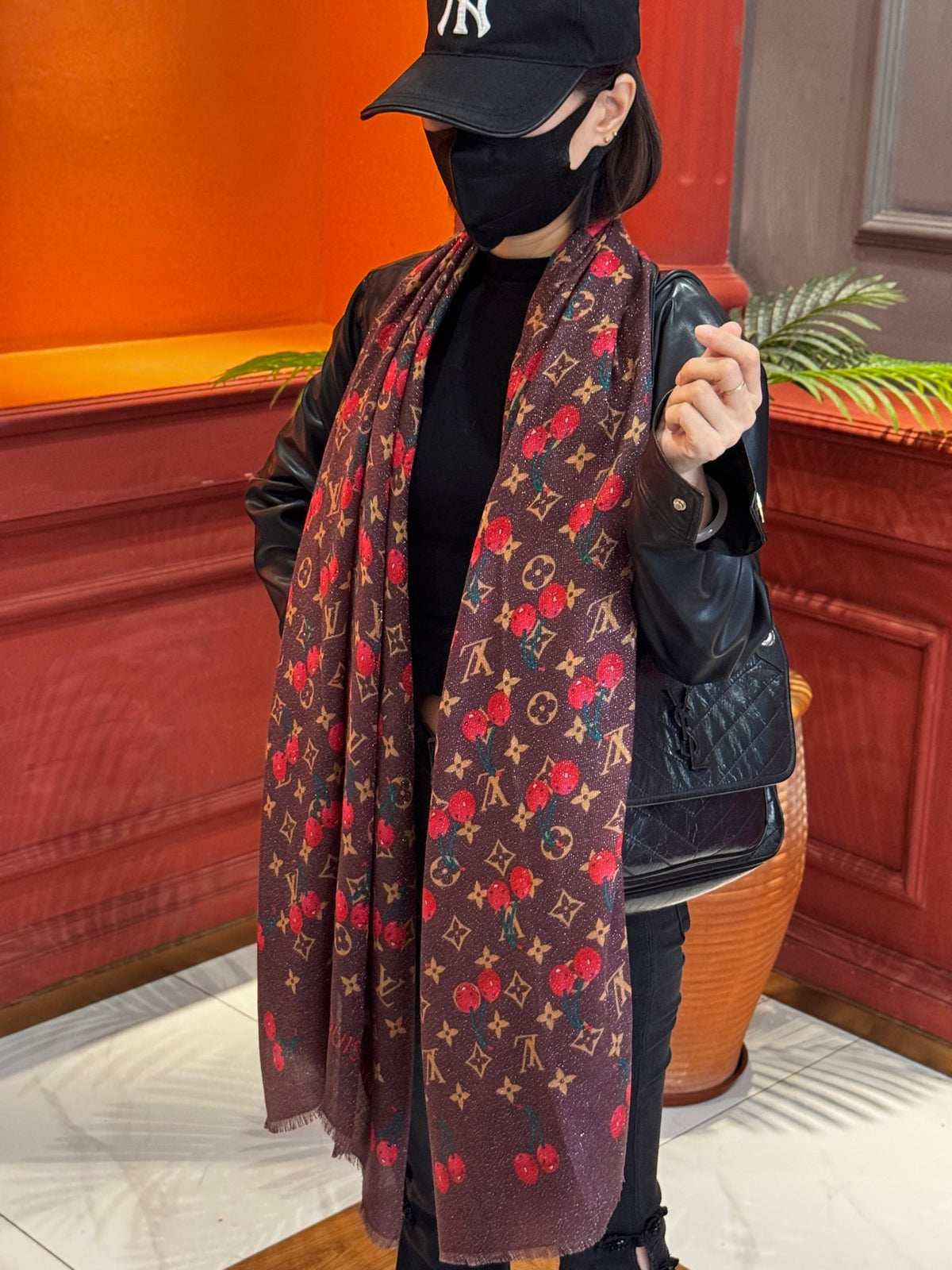 China Replica LV Scarf 78usd Only
