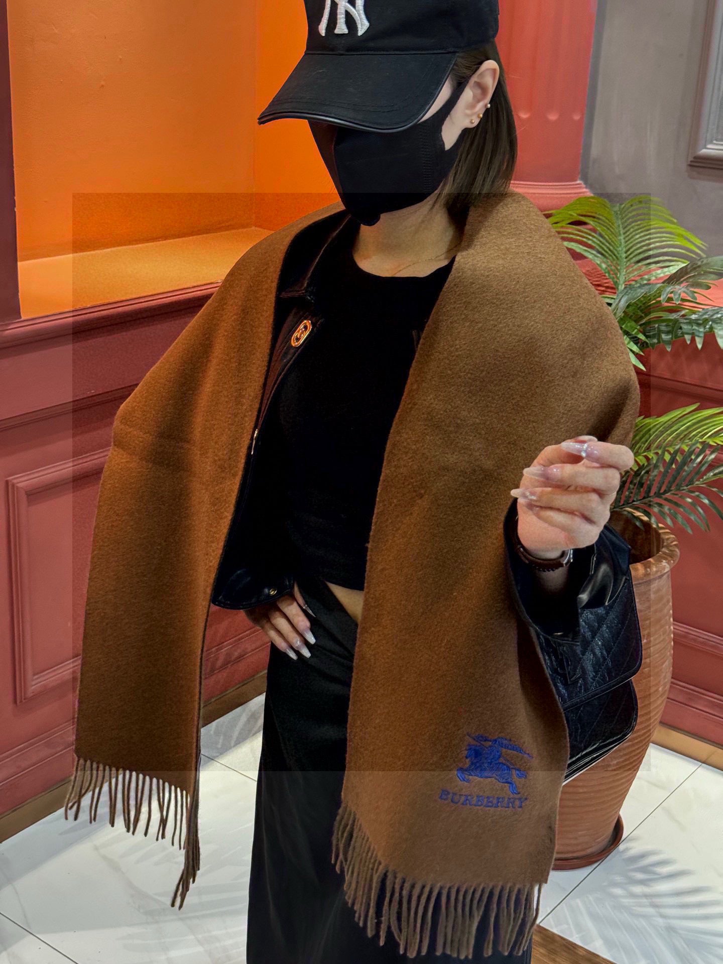 China Replica Burberry Scarf 50usd Only