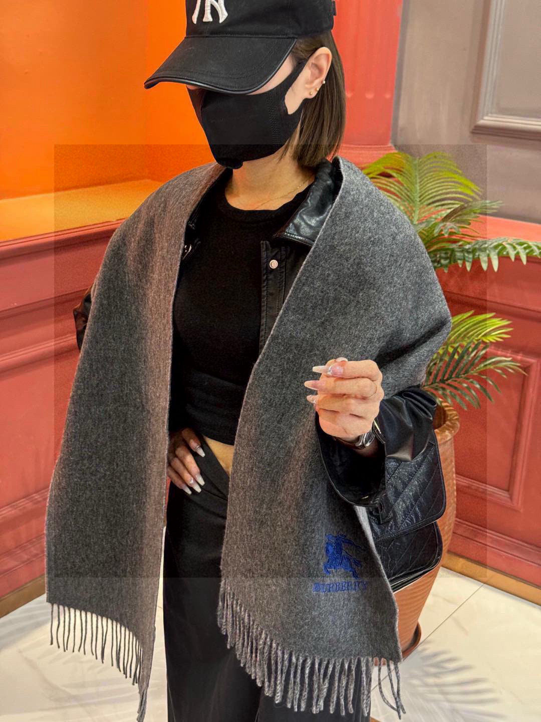 China Replica Burberry Scarf 50usd Only