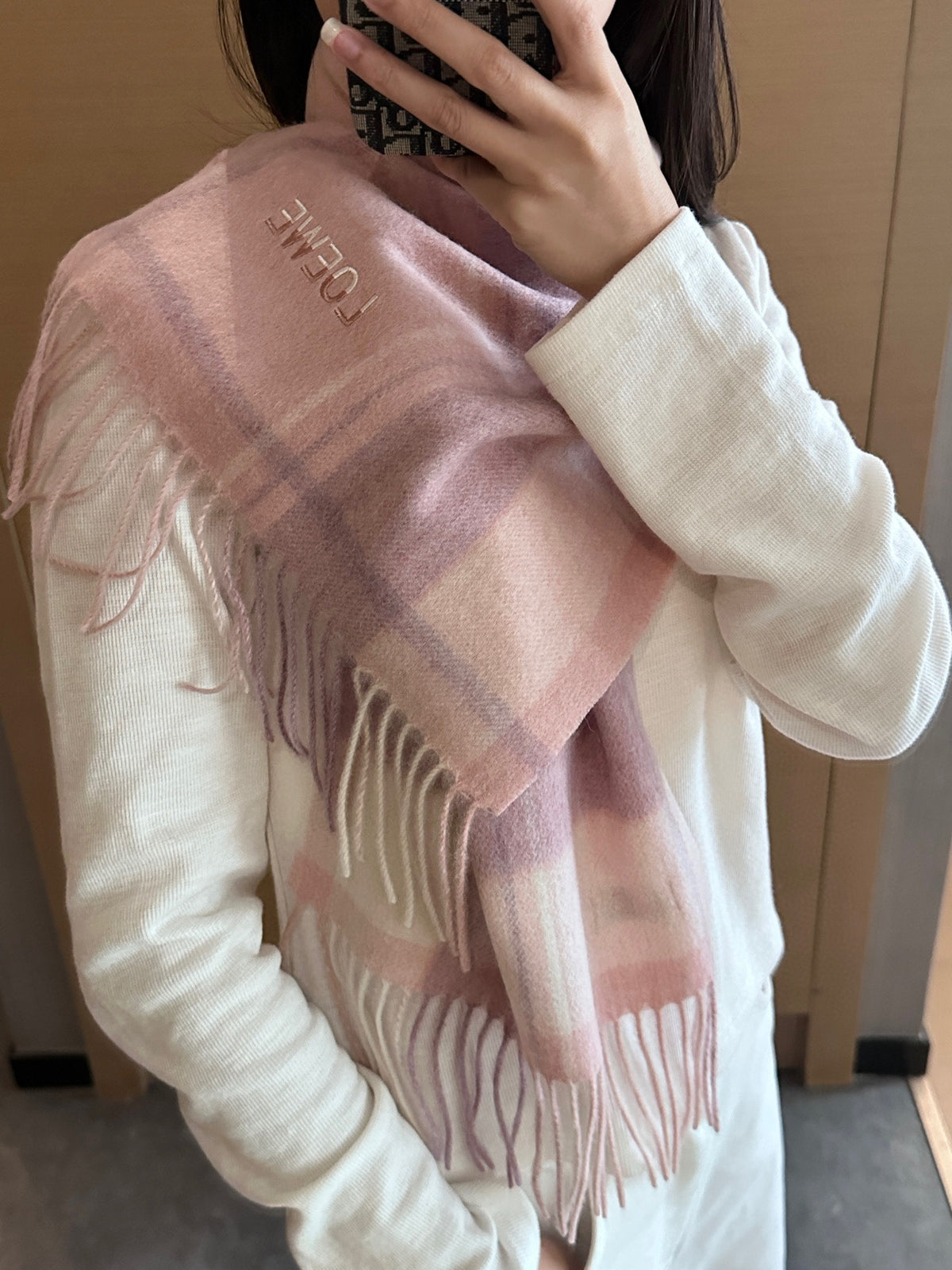 China Replica Gucci Scarf 44usd Only