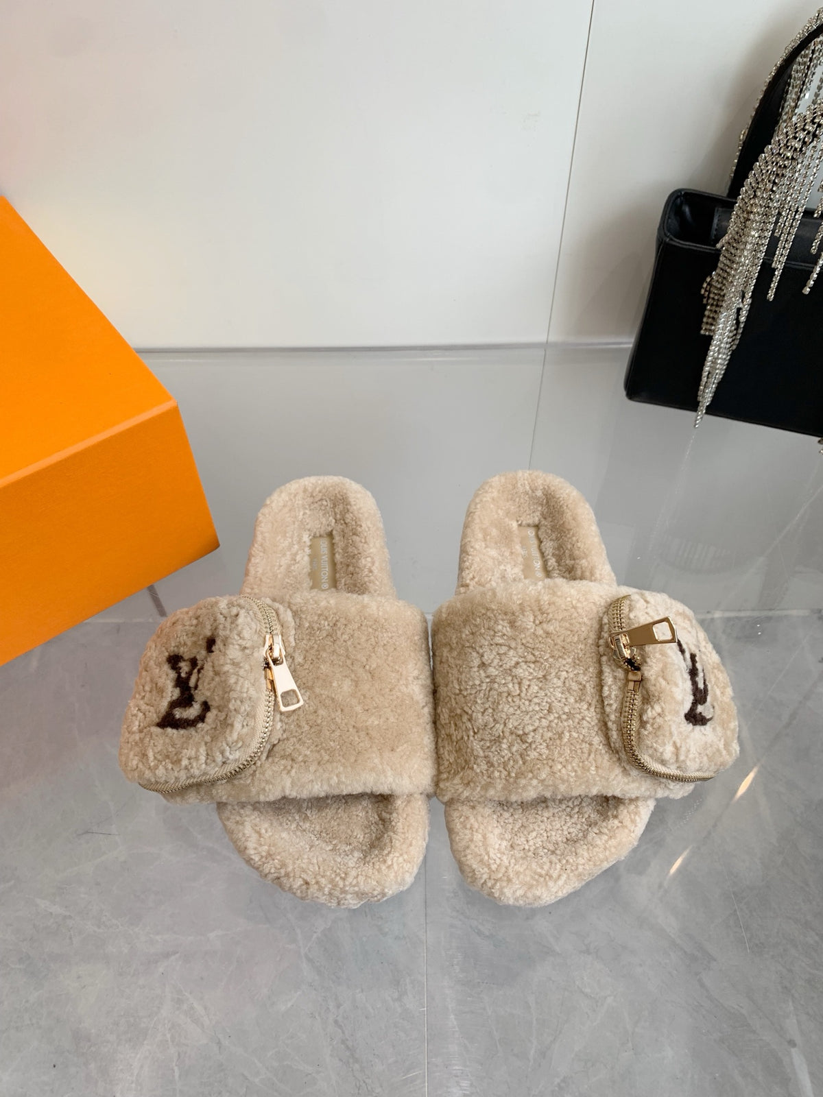 China Replica LV Women Shoes 88usd Only