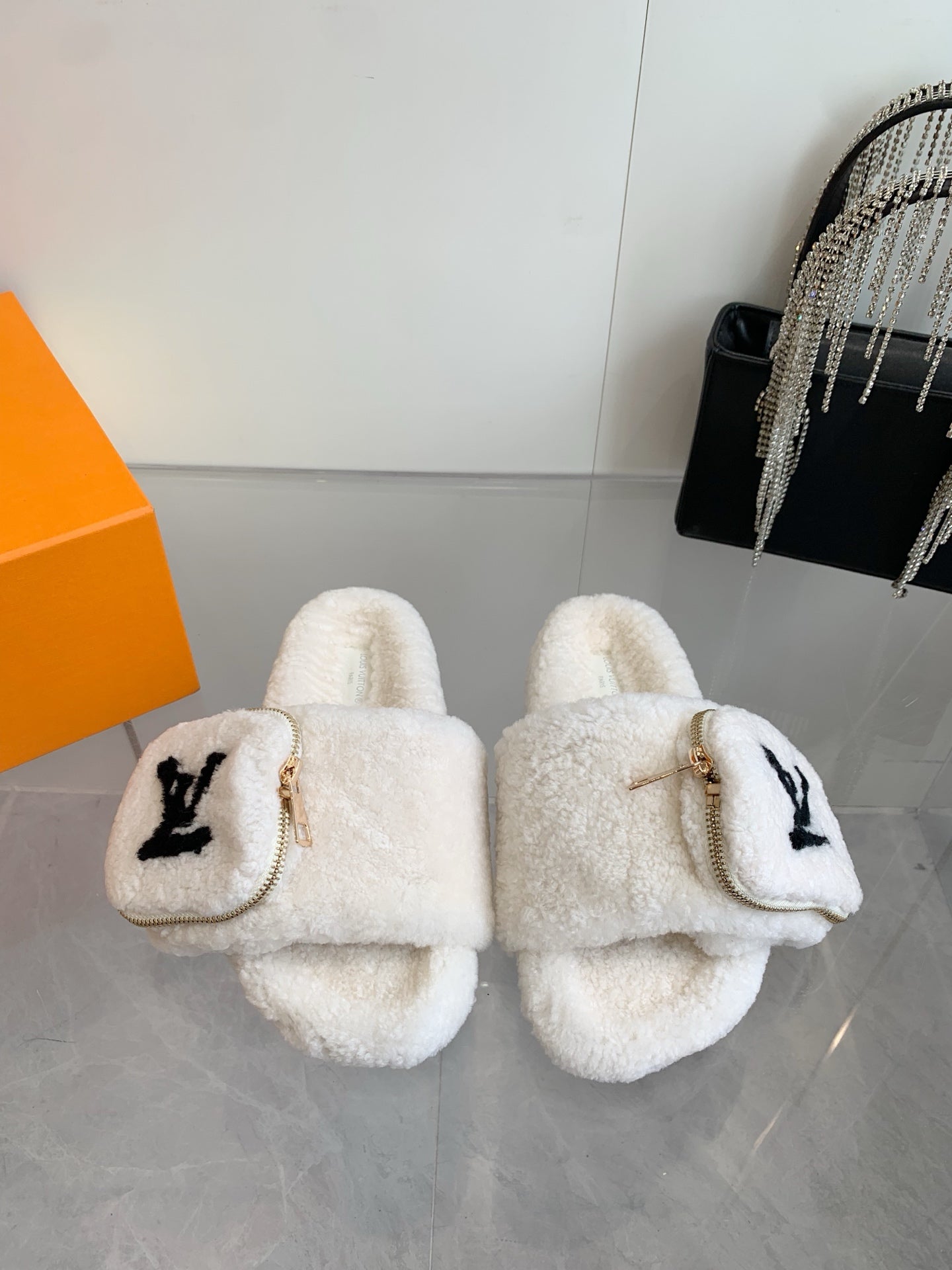 China Replica LV Women Shoes 88usd Only