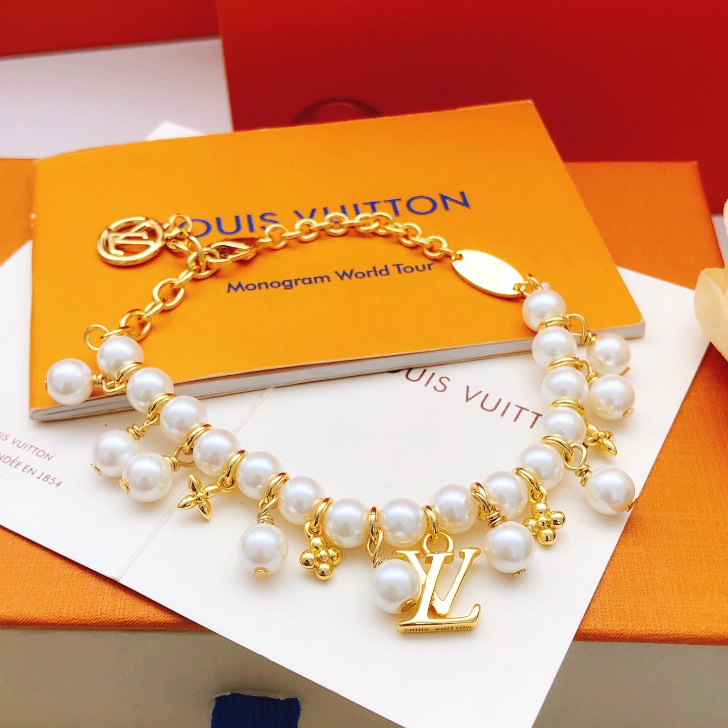 China Replica LV Bracelets 32usd Only