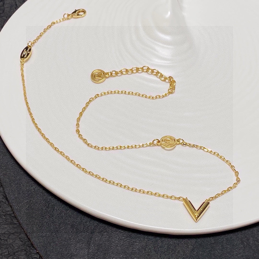 China Replica LV Necklaces 30usd Only