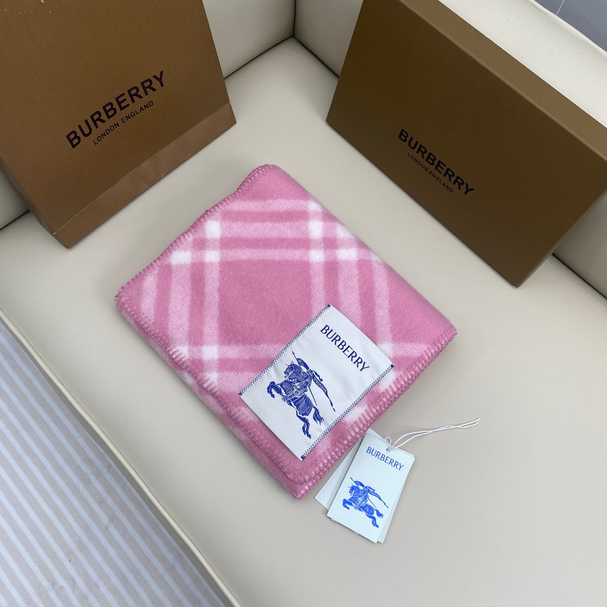 China Replica Burberry Scarf 62usd Only