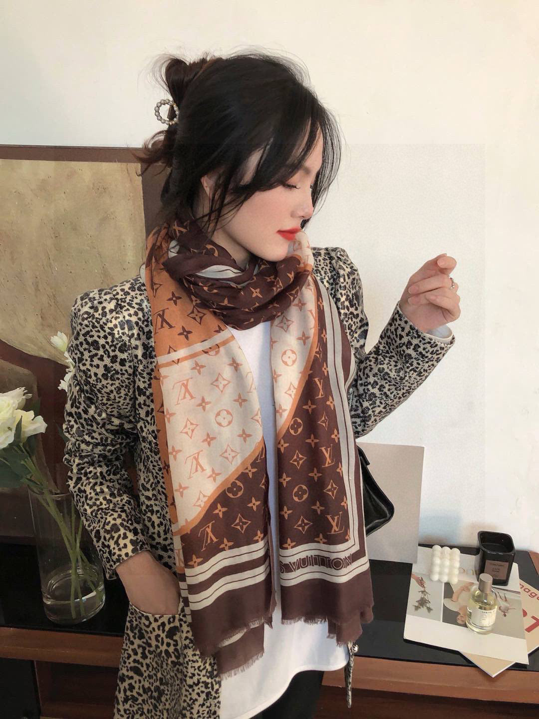 China Replica LV Scarf 68usd Only