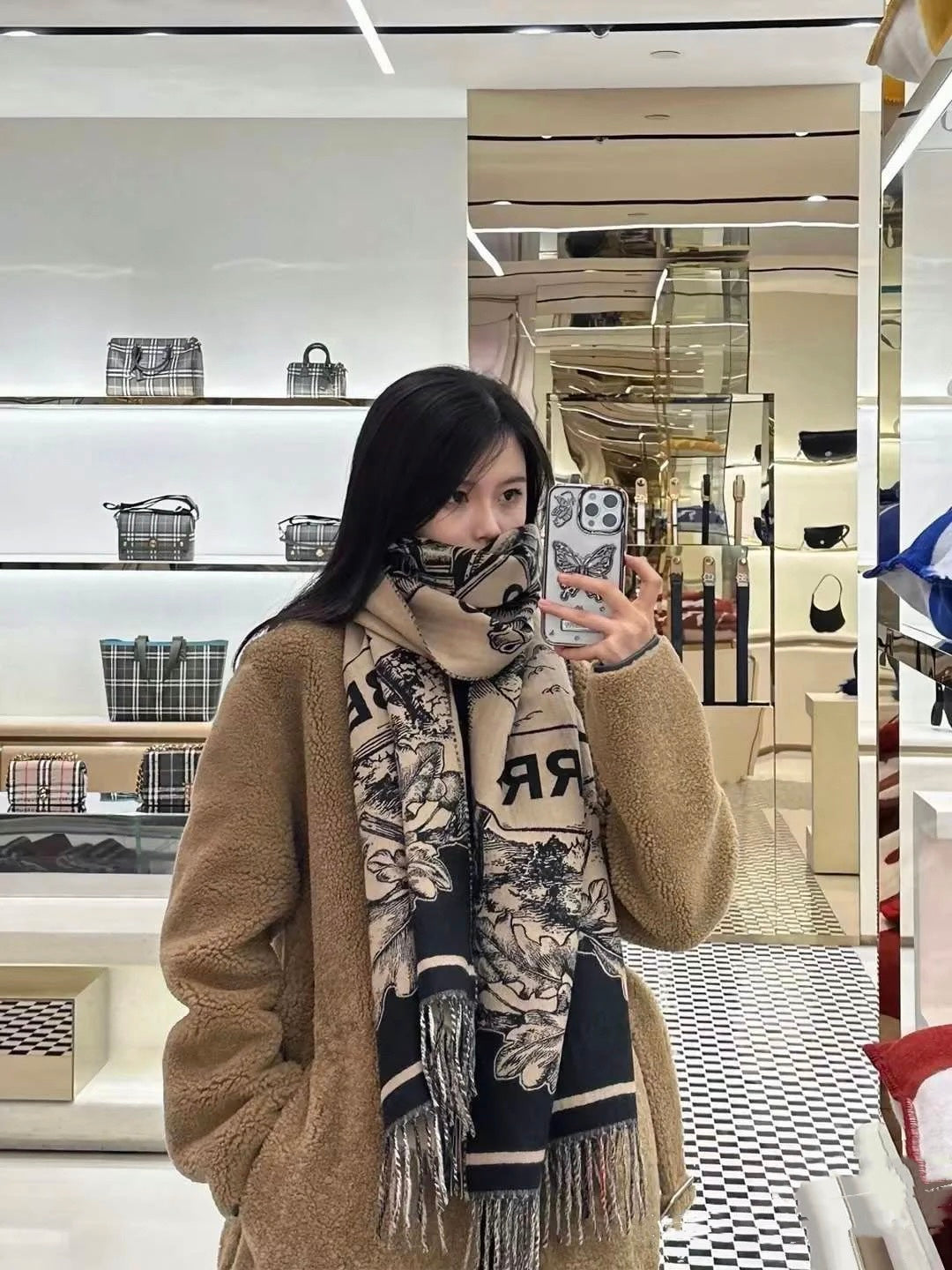 China Replica Burberry Scarf 62usd Only