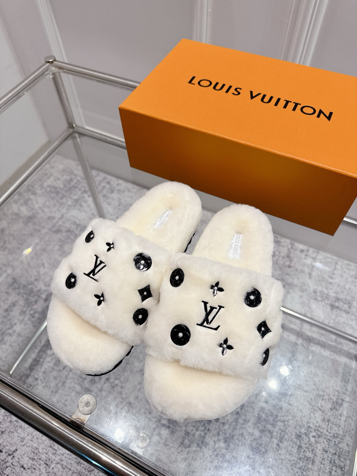 China Replica LV Women Shoes 94usd Only