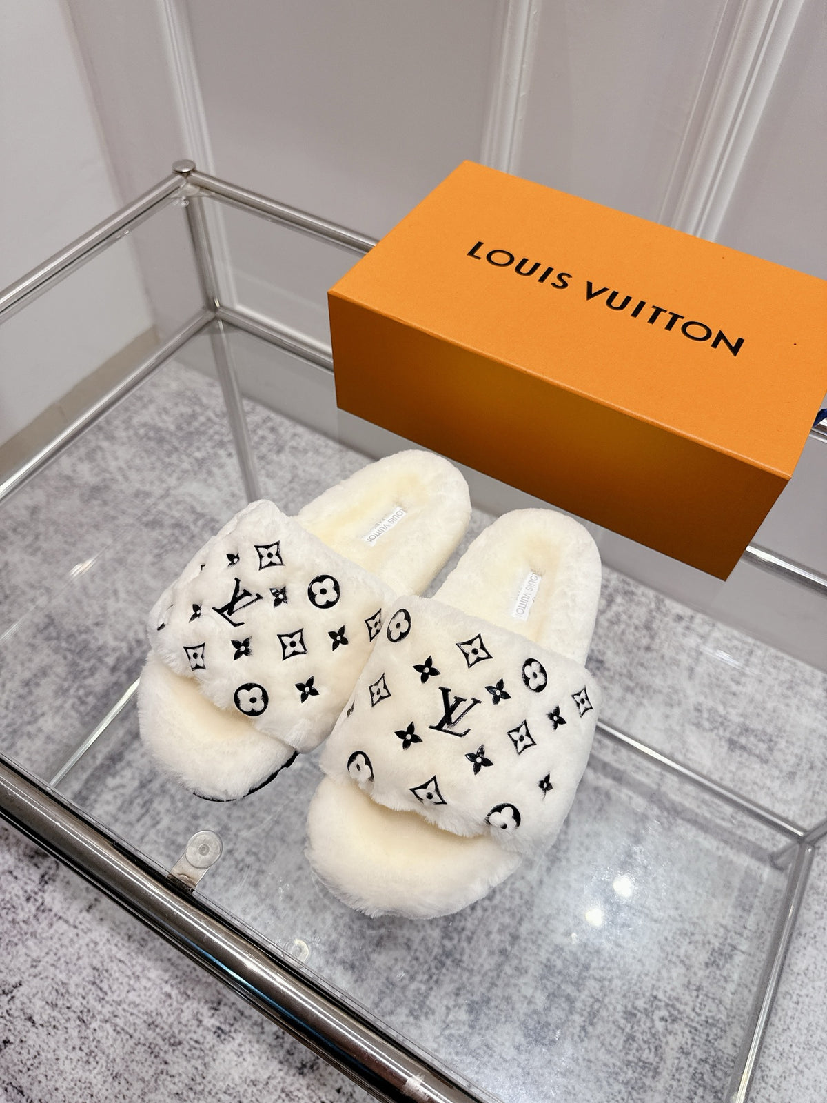 China Replica LV Women Shoes 94usd Only
