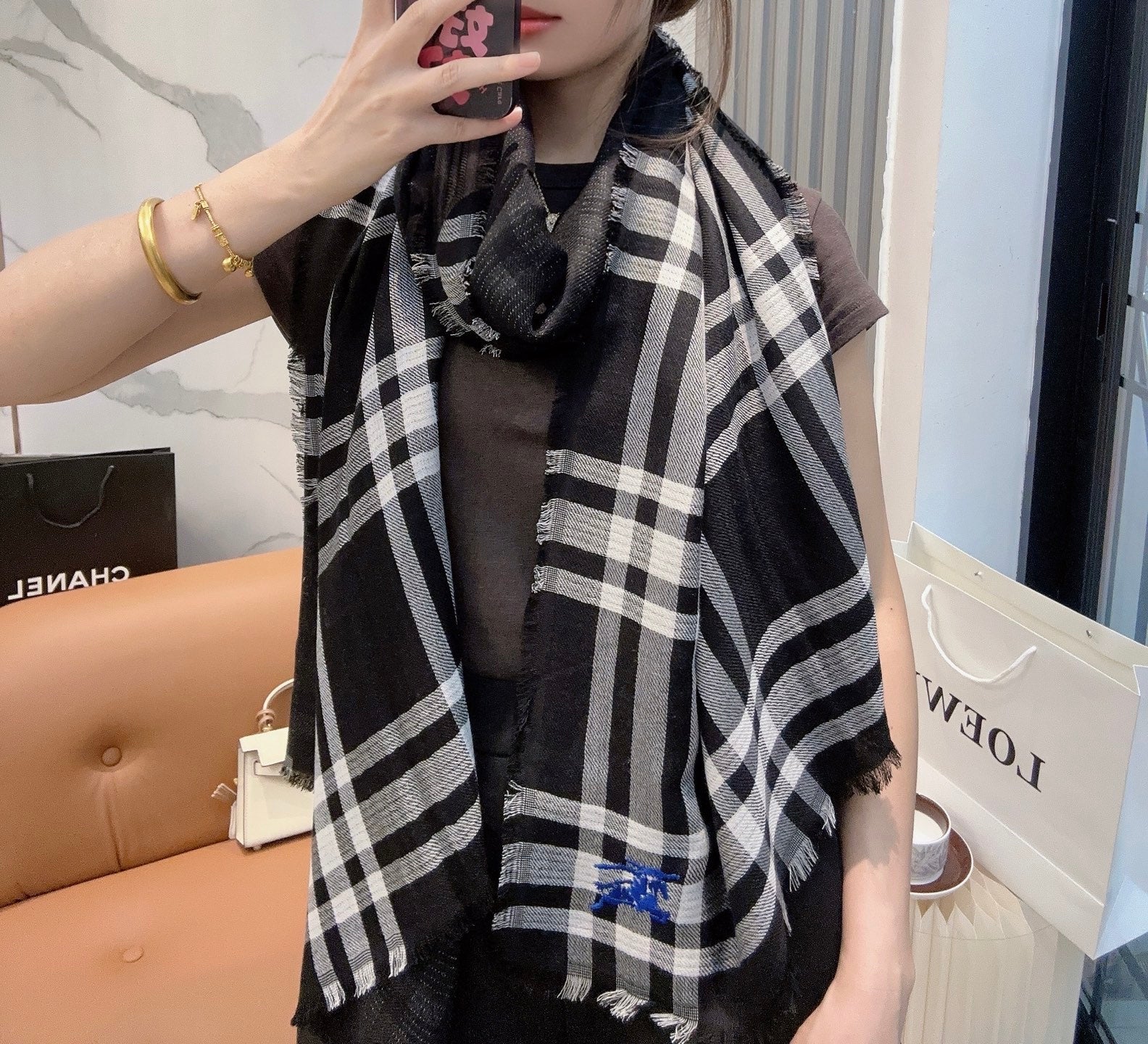 China Replica Burberry Scarf 66usd Only