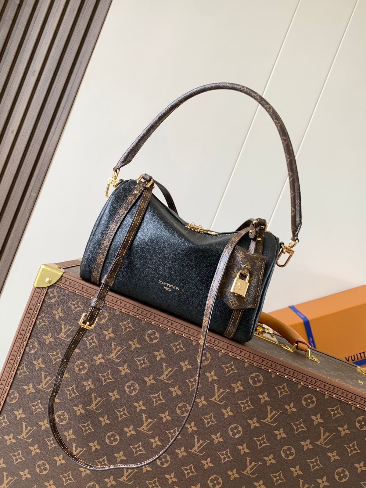 China Replica LV Handbags 174usd Only