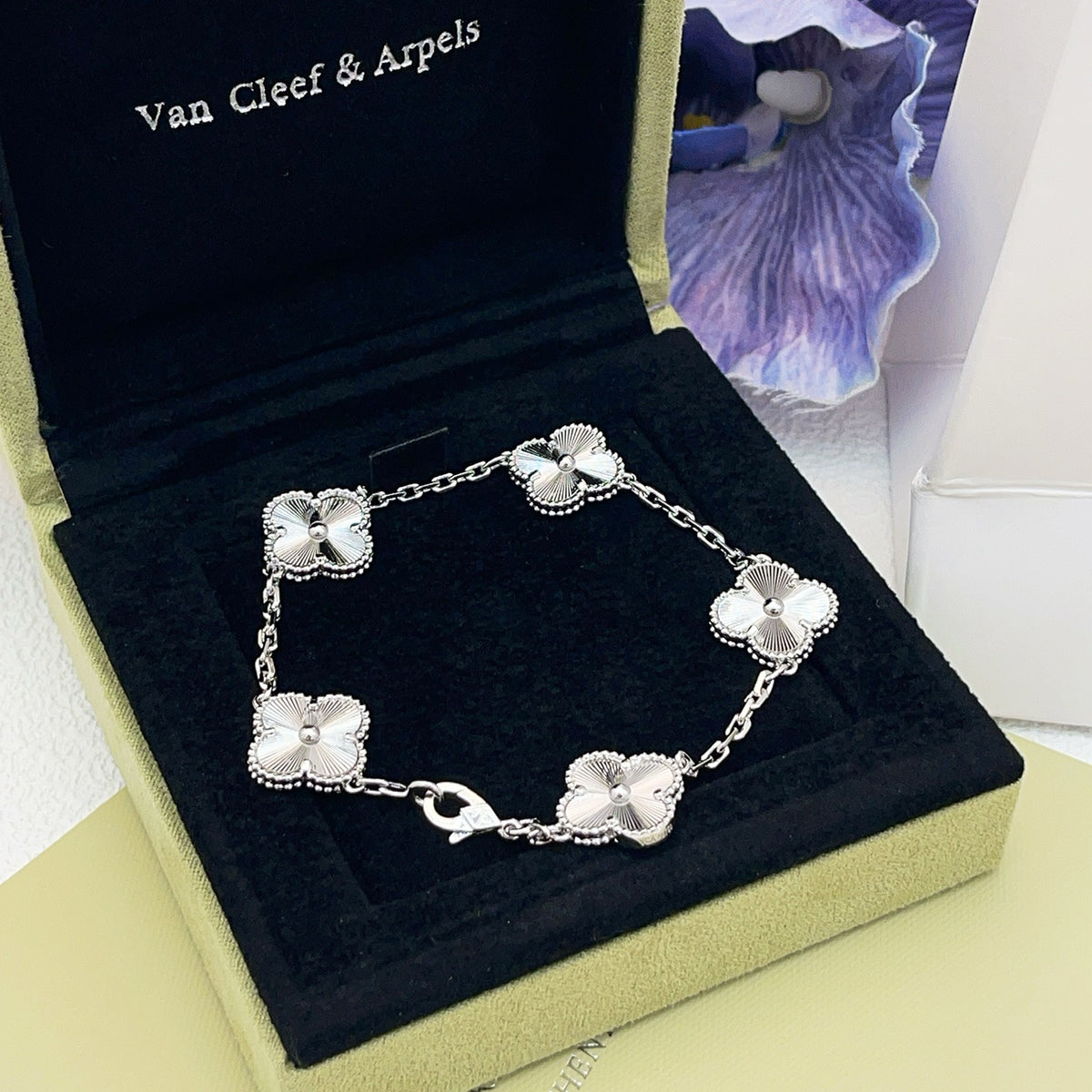 China Replica Van Cleef Arpels Bracelets 32usd Only