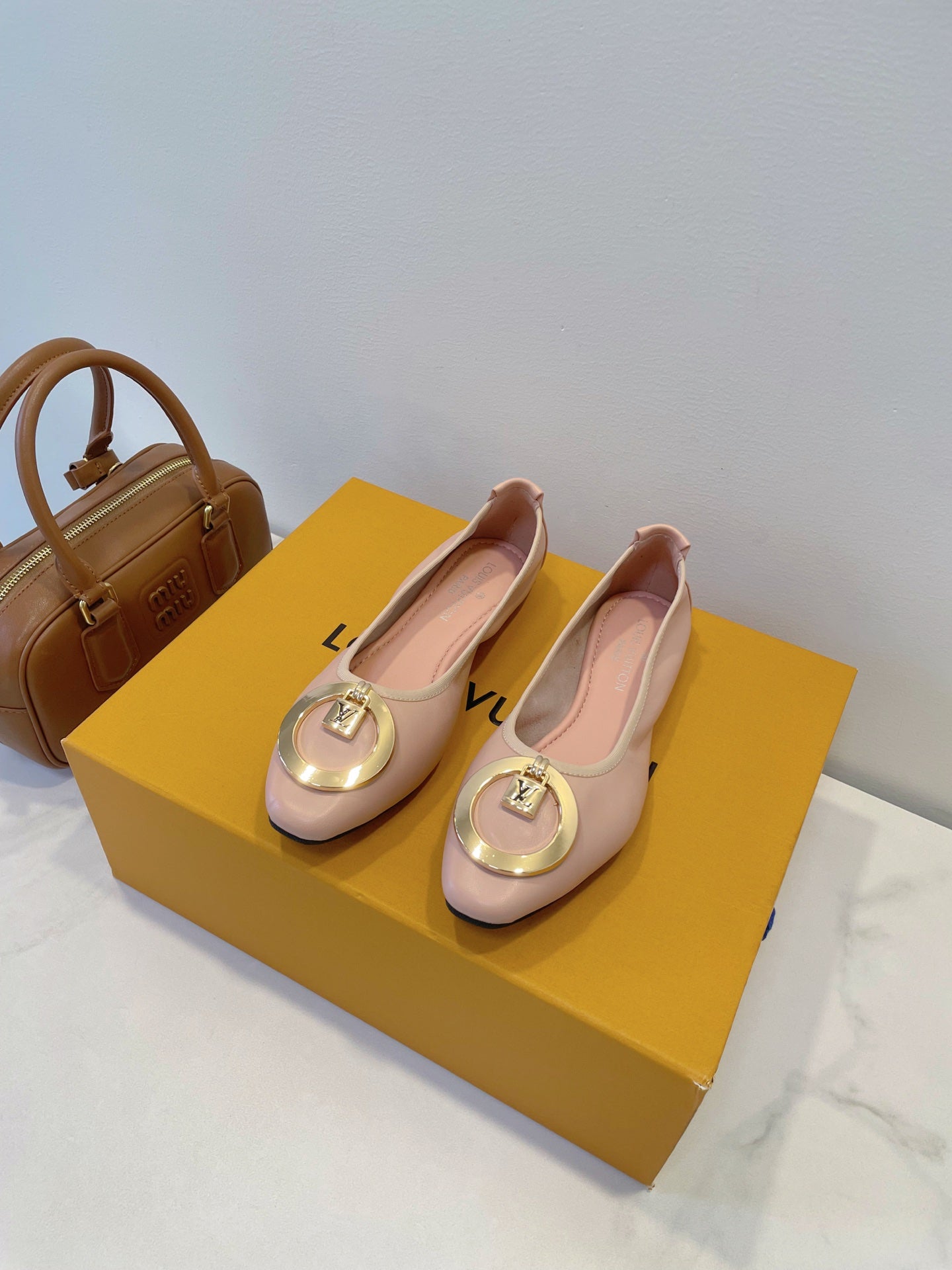 China Replica LV Women Shoes 70usd Only