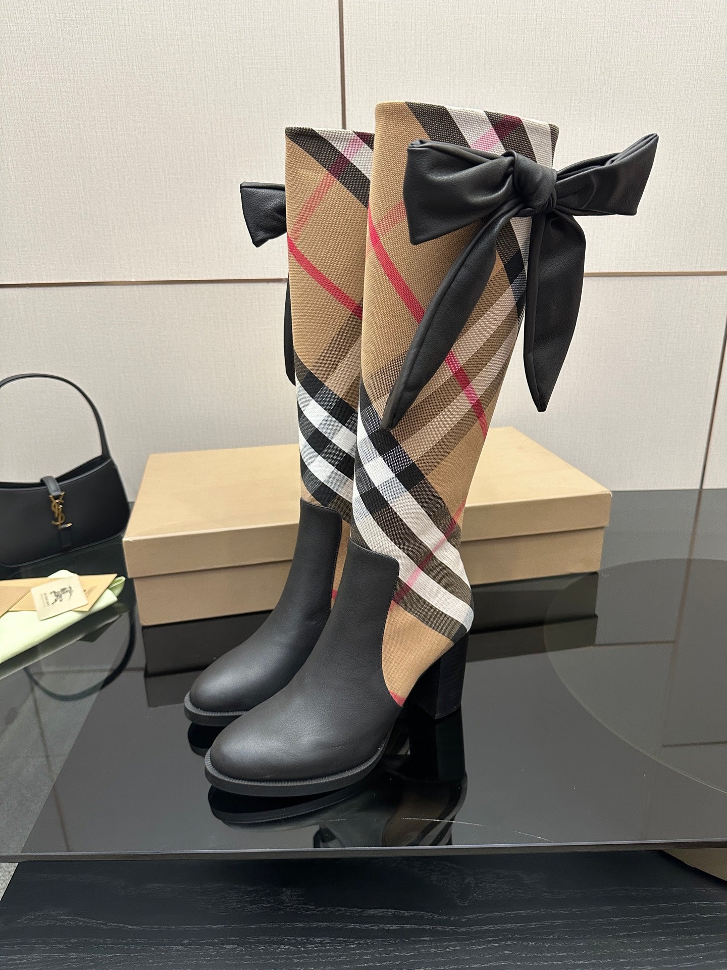China Replica Burberry Women Shoes 175usd Only